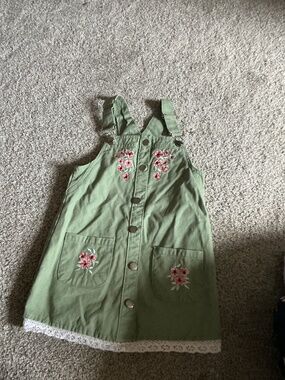 Adorable 5T Mint Green Embroidered Jumper